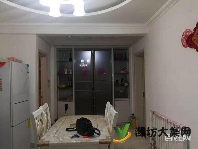 此房為結婚準備，舒適三室，精裝修，現因換大房，找有