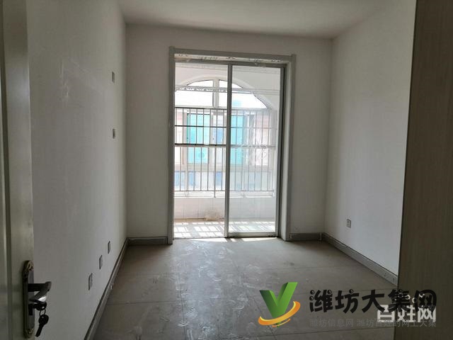 福滿園上下復(fù)式，精裝未住，四室兩廳帶倉庫