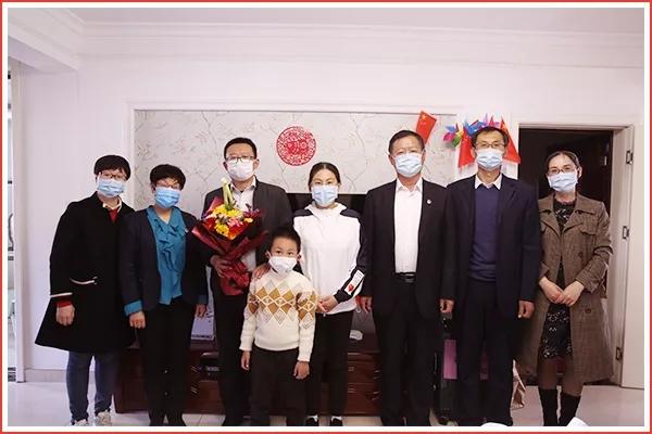 濰坊市中醫院最高禮遇迎接援鄂戰疫英雄回家