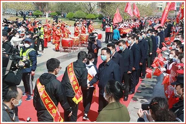 濰坊市中醫院最高禮遇迎接援鄂戰疫英雄回家