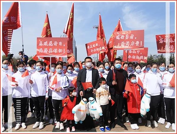 濰坊市中醫院最高禮遇迎接援鄂戰疫英雄回家