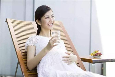 孕婦喝水