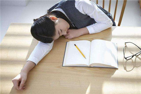 趴著睡壞處