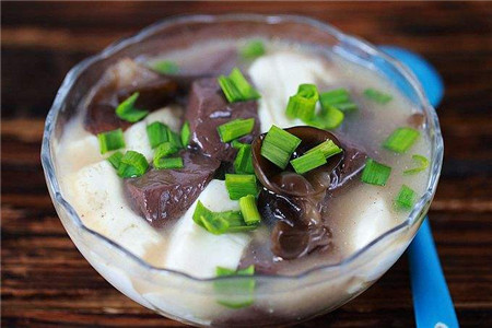 雞血豆腐湯